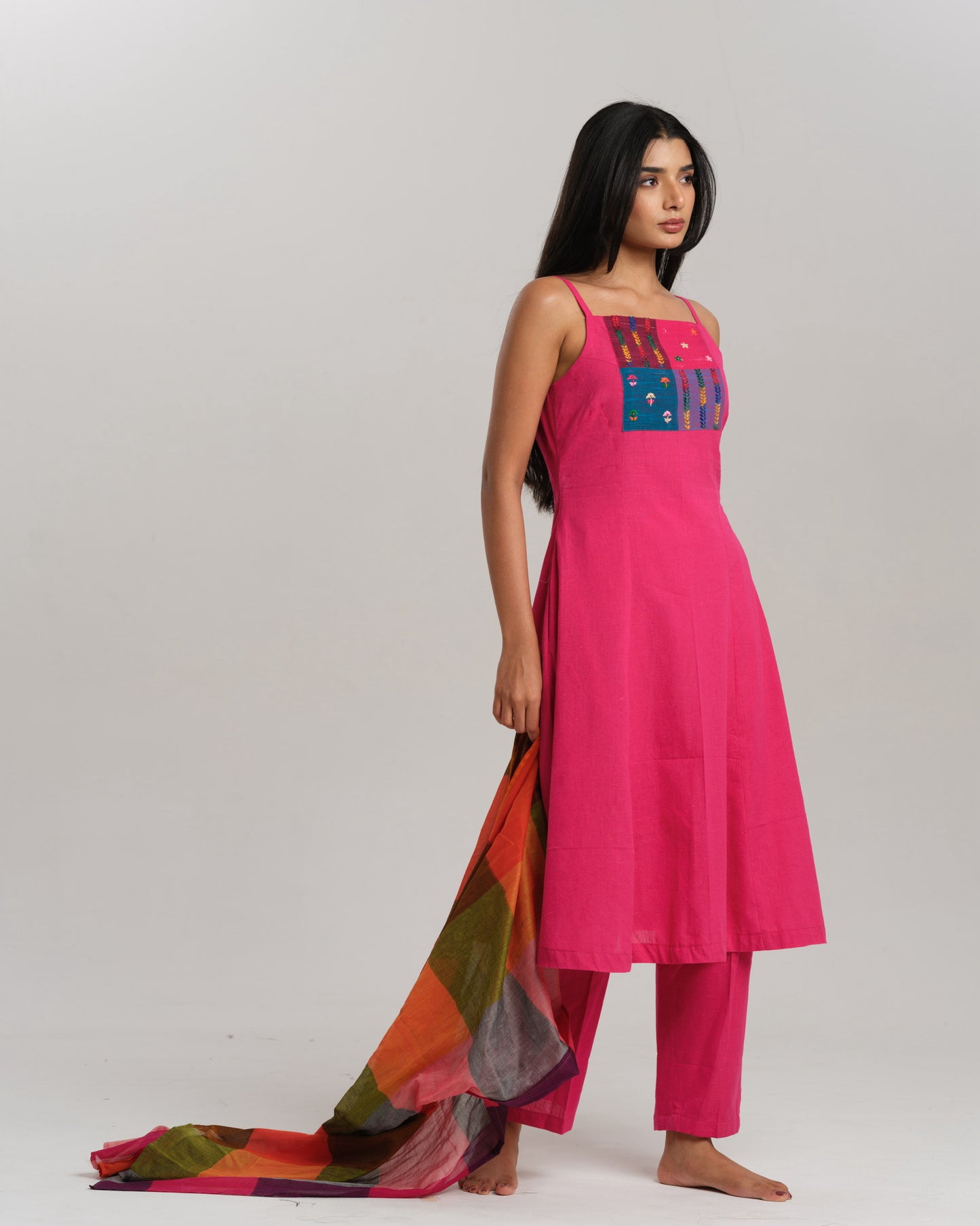 Gulabi Tales – Handwoven Ikat Kurta Set with Stole