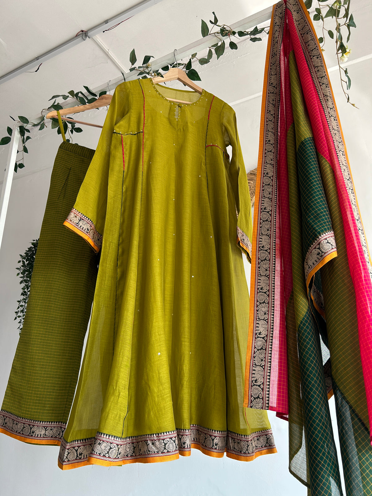 The Autumn Bloom – Chanderi Narayanpet Kurta Set