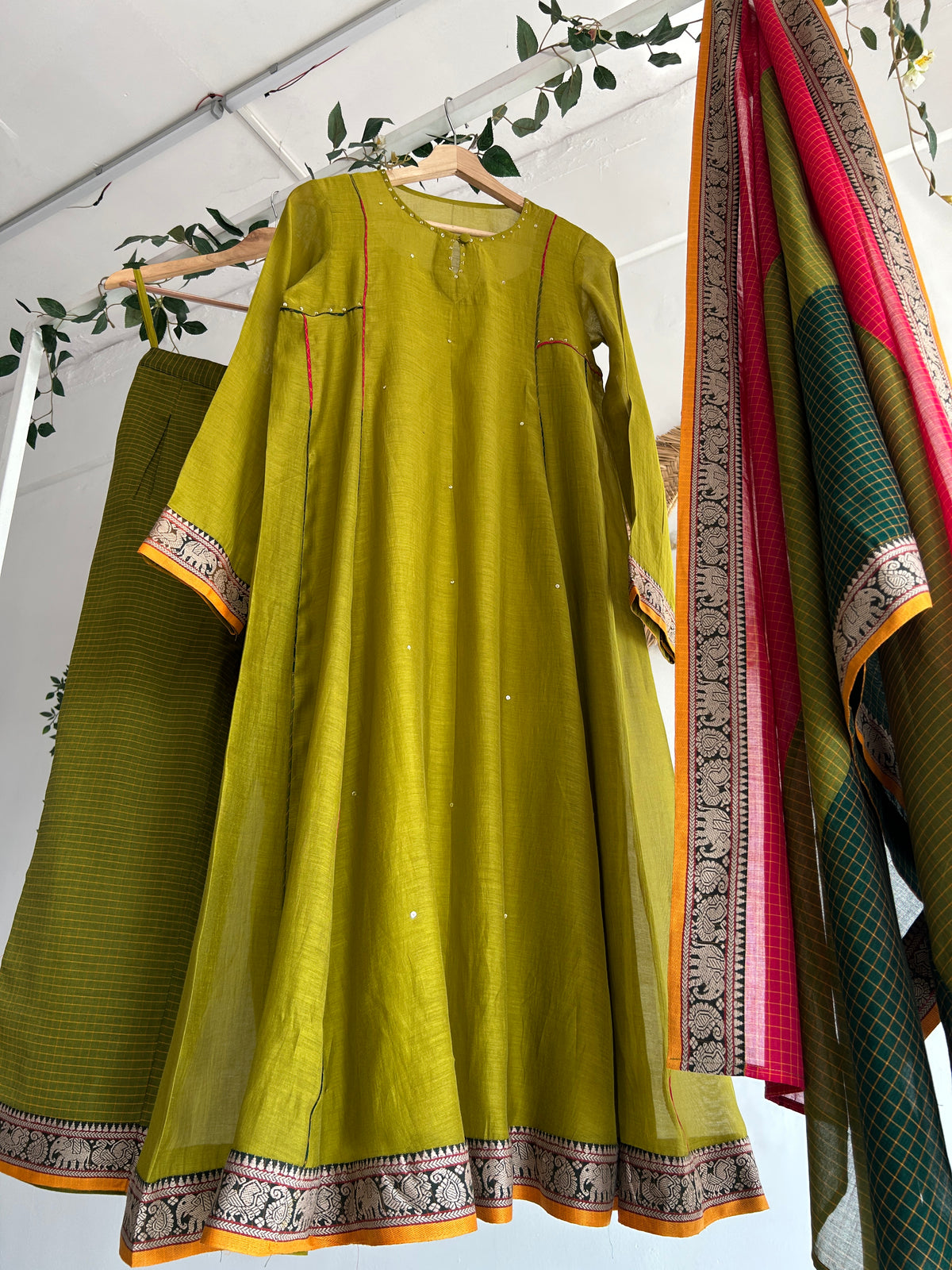 The Autumn Bloom – Chanderi Narayanpet Kurta Set