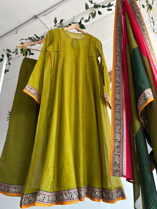 The Autumn Bloom – Chanderi Narayanpet Kurta Set