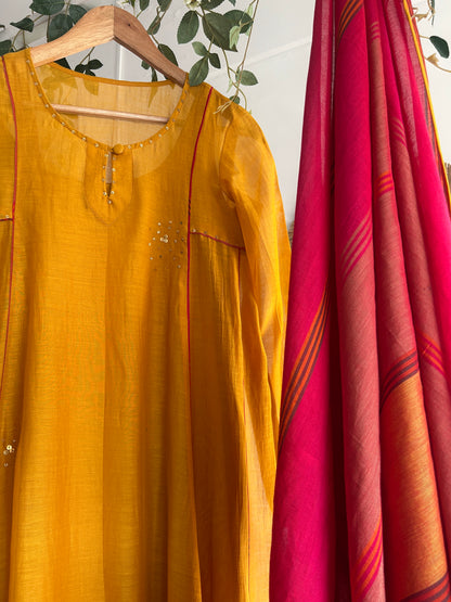 Suvarna Raaga — Chanderi Narayanpet Kurta Set