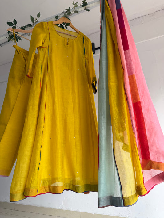 Sunehri Leher Mul Chanderi Set