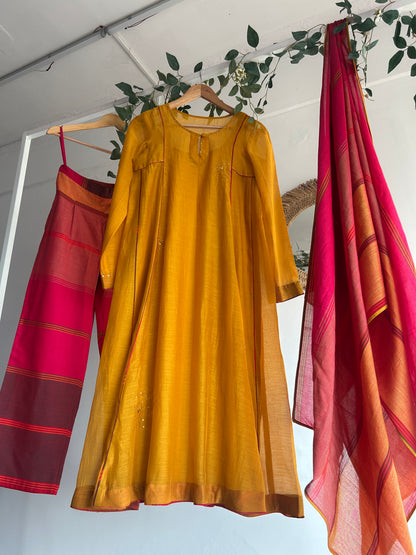 Suvarna Raaga — Chanderi Narayanpet Kurta Set