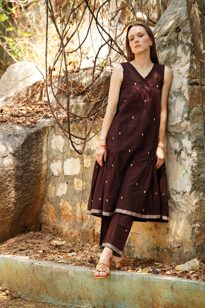 The Dark Loom – Handwoven Kurta Set
