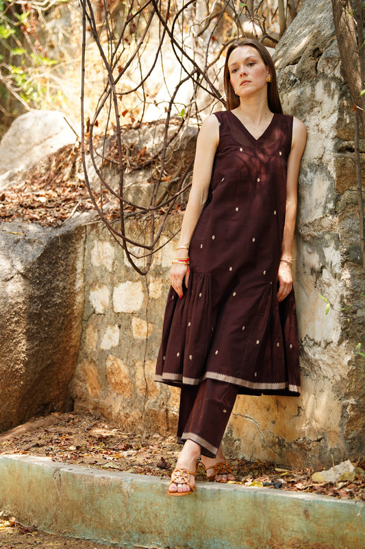 The Dark Loom – Handwoven Kurta Set