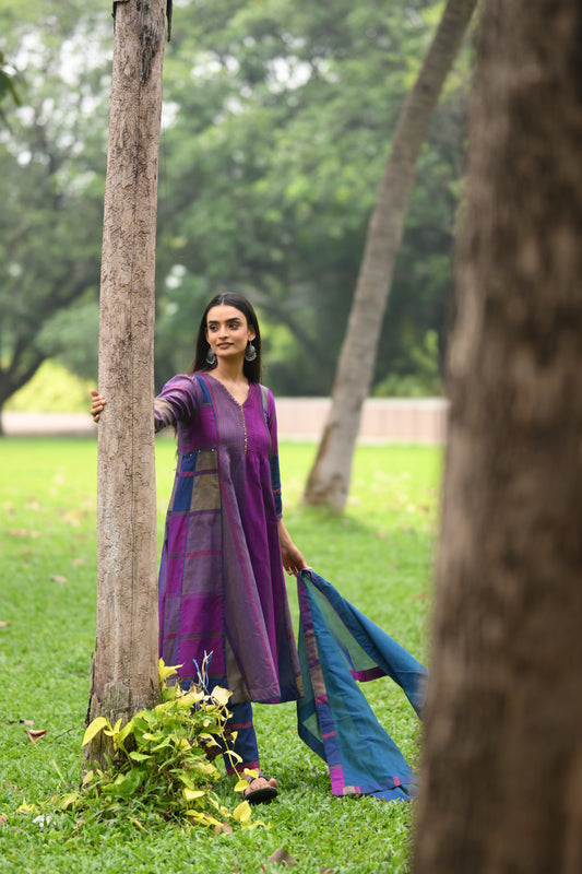 The Neel Amber — Handwoven Kurtha Set