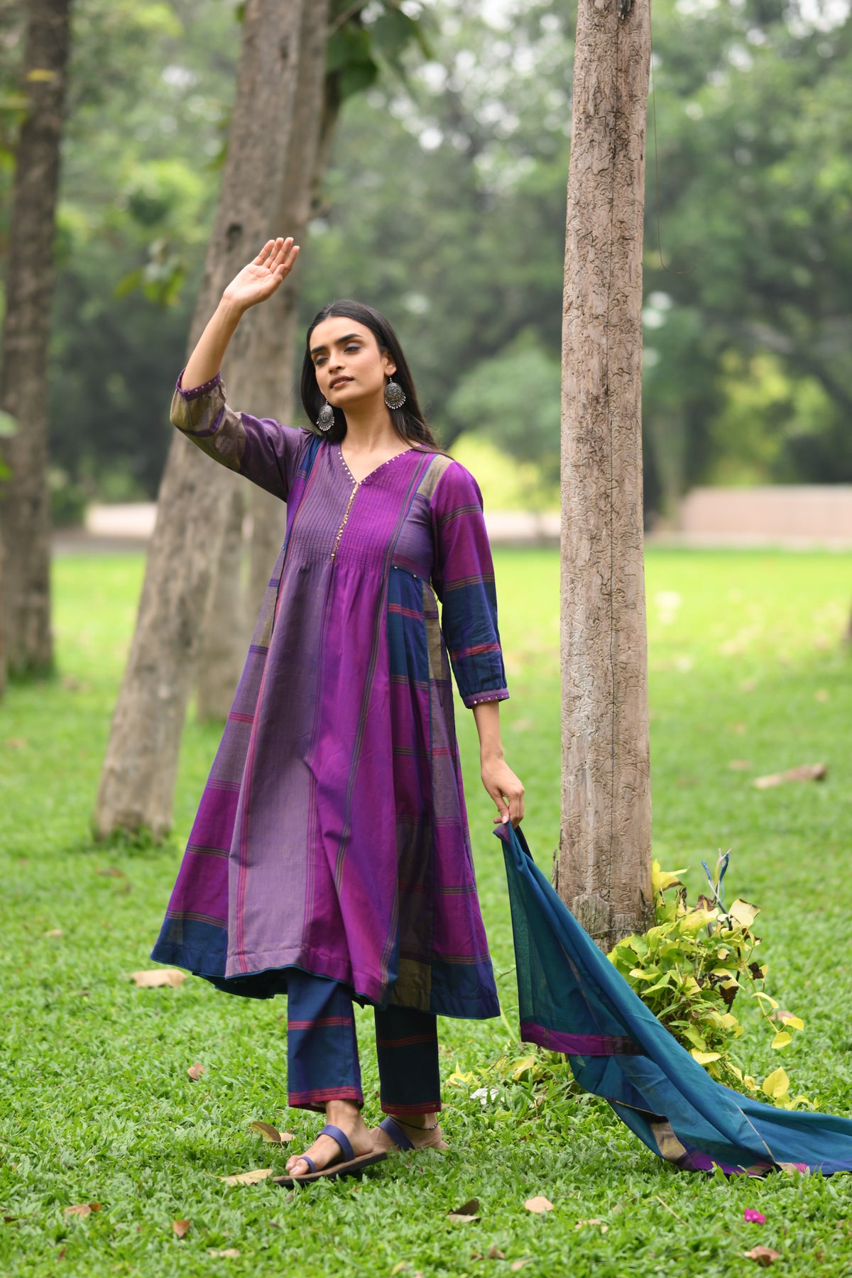 The Neel Amber — Handwoven Kurtha Set