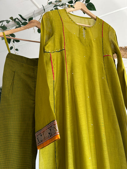The Autumn Bloom – Chanderi Narayanpet Kurta Set