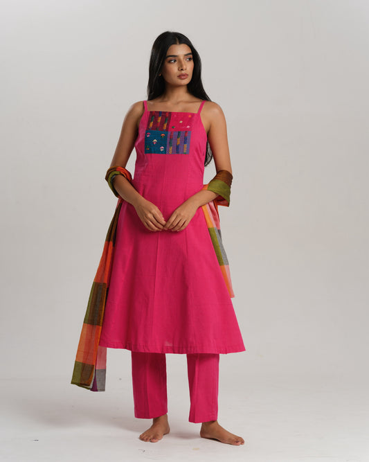 Gulabi Tales – Handwoven Ikat Kurta Set with Stole