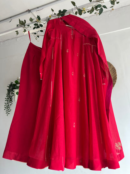 The Crimson Affair — Mul Chanderi Kurta Set