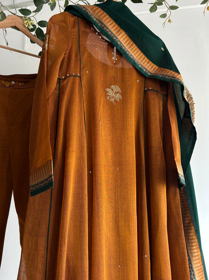 The Golden Veranda — Handwoven Narayanpet Kurta Set