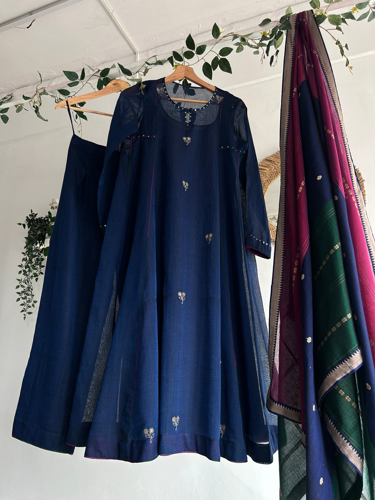 Neel Raaga Narayanpet Kurta Set