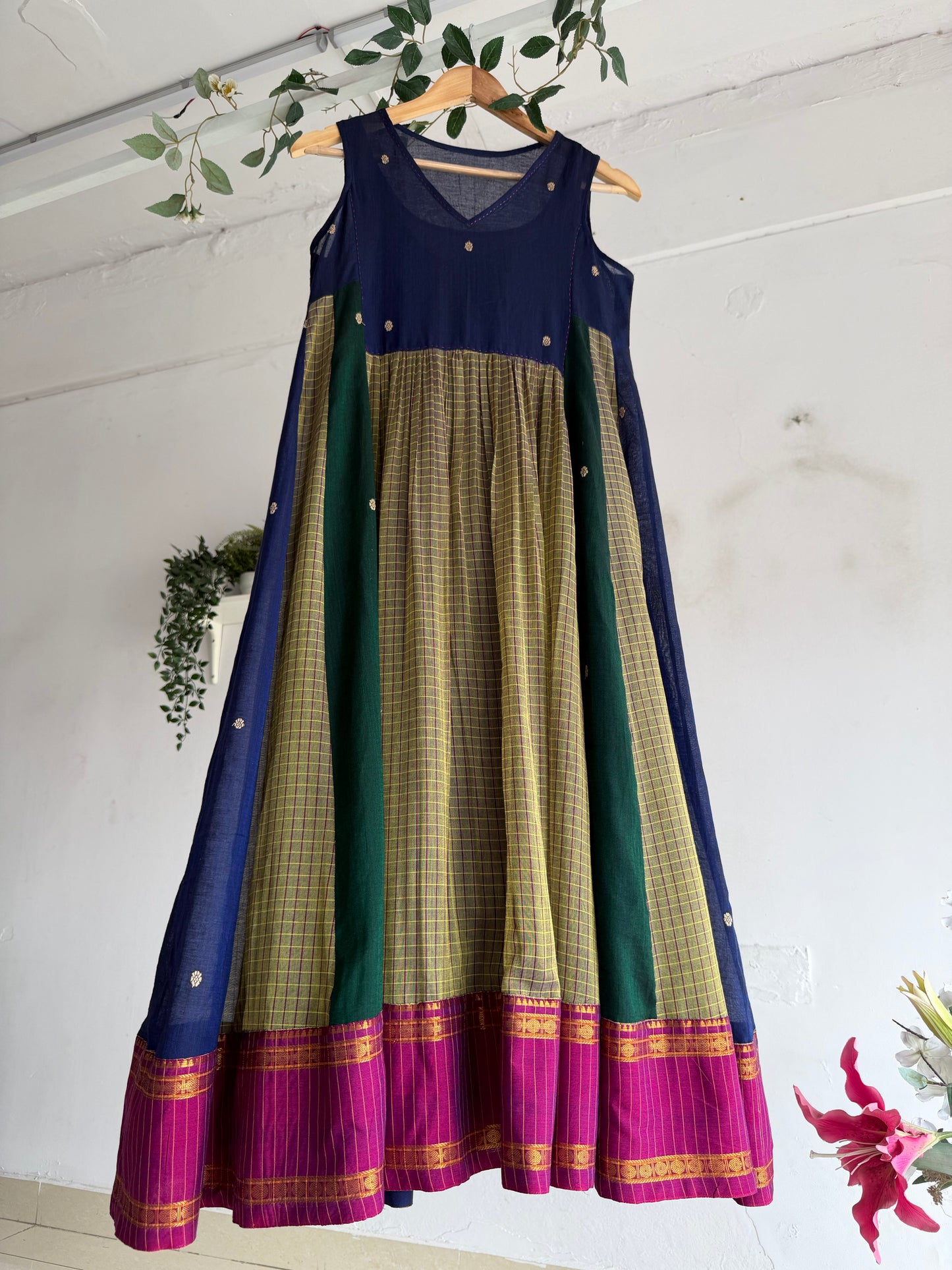 Royal Garden – Handwoven Narayanpet Dress