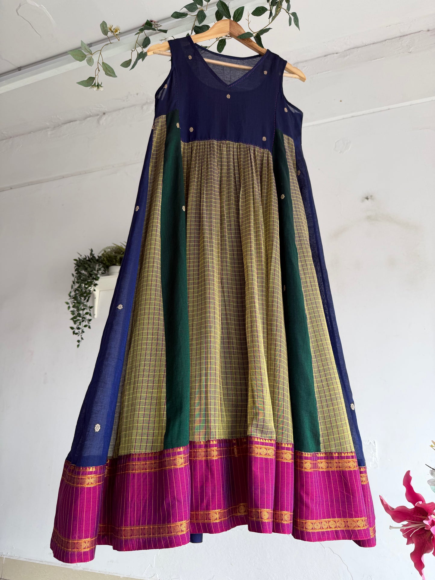 Royal Garden – Handwoven Narayanpet Dress