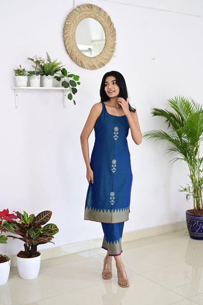 Sky Blue  Kurta Set Featuring Zari Flower Motifs