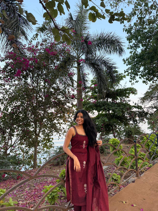 Maroon Kurta Set Featuring Zari Flower Motifs with Dupatta